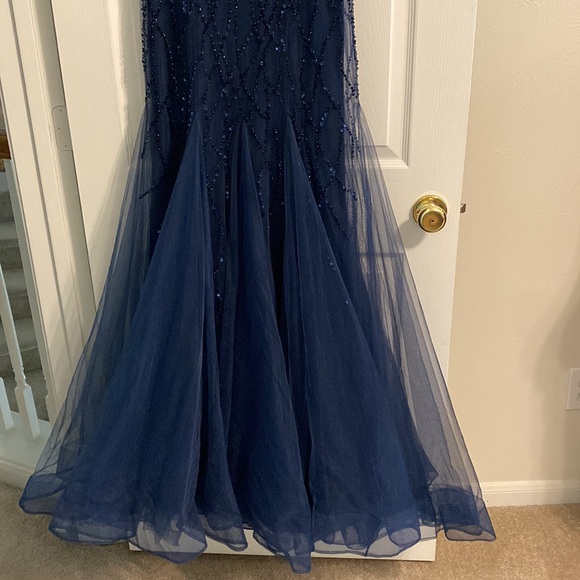 Beautiful Navy Blue Sequence Gown for a Black Tie Event - Picture 4 of 5